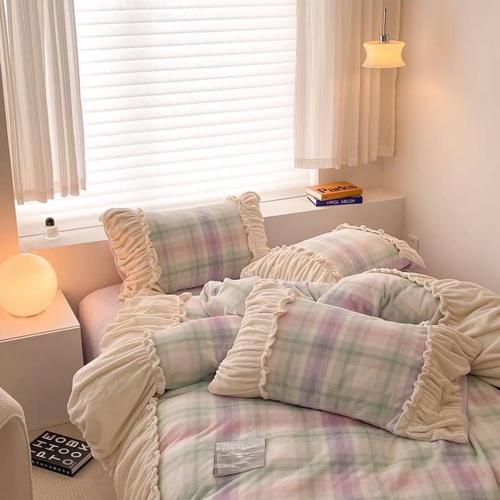 91家纺网 家纺一手货源 找家纺 金奇达家纺 2023新款【南法庄园】婴肤绒四件套 奶油格紫