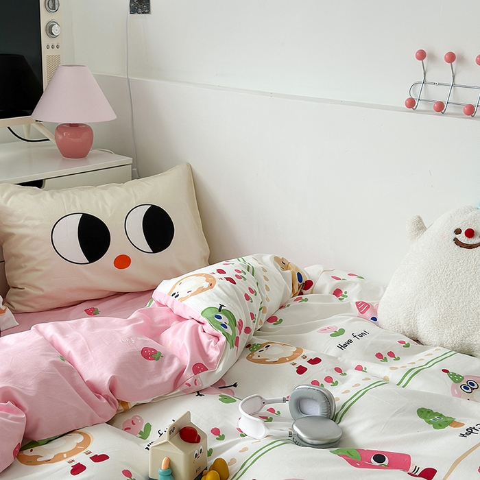 91家纺网 家纺一手货源 找家纺 昔可家纺 2023新款全棉大版数码枕套四件套 眼睛吐司