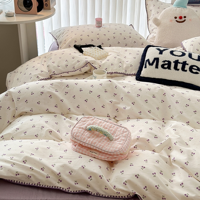 91家纺网 家纺一手货源 找家纺 2023新款全棉印花贝壳三角针四件套 紫色小小樱桃