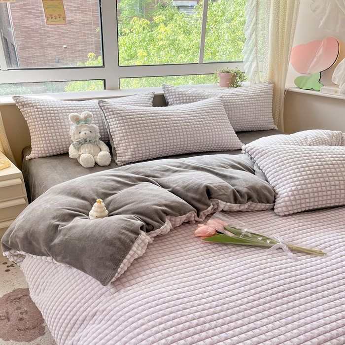 91家纺网 家纺一手货源 找家纺 慕澄家纺 2024简约款剪花牛奶绒四件套 简约-紫