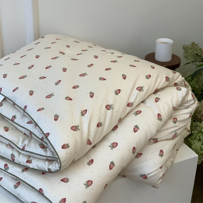 91家纺网 家纺一手货源 找家纺 汇庭 2023新款雅棉春秋被-实拍 草莓多多