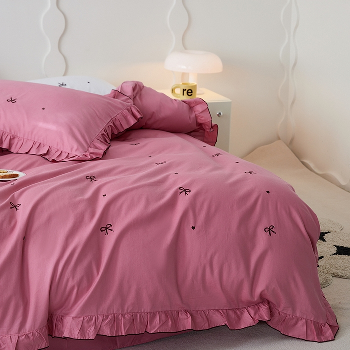 91家纺网 家纺一手货源 找家纺 梦可莱家居 2023新款韩版花边刺绣洛丽塔四件套 洛丽塔-玫红色