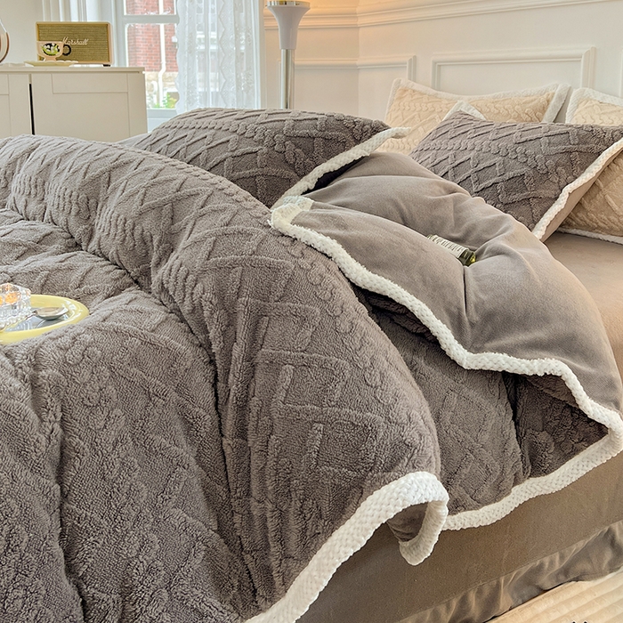 91家纺网 家纺一手货源 找家纺 贝拉梦 2023高克重加厚塔芙绒牛奶绒四件套单品 塔芙绒-深灰