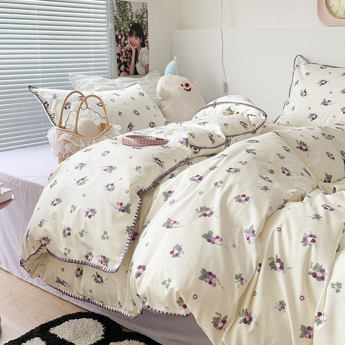 91家纺网 家纺一手货源 找家纺 2023新款全棉印花贝壳三角针四件套 淡雅紫葡萄