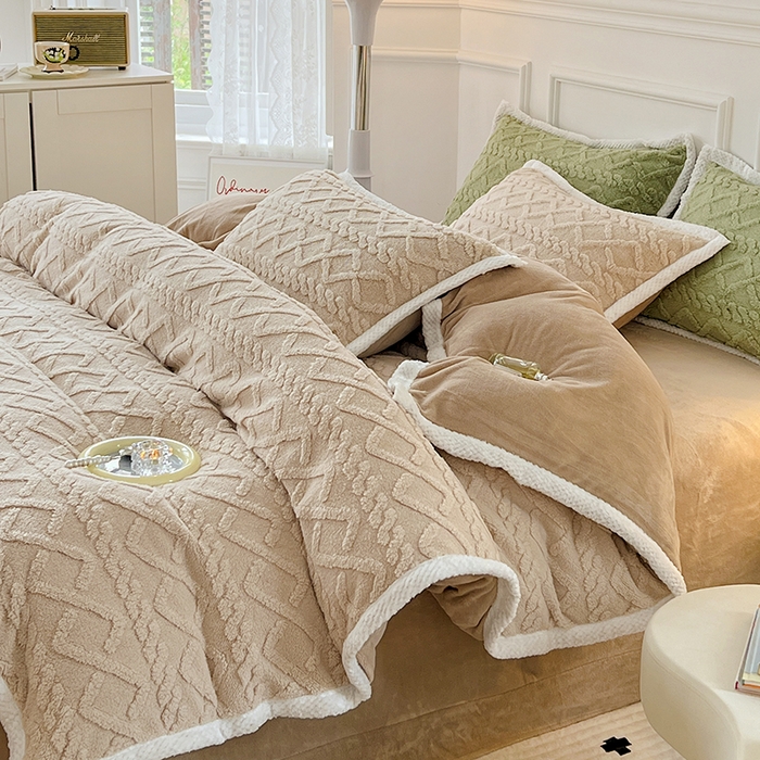 91家纺网 家纺一手货源 找家纺 贝拉梦 2023高克重加厚塔芙绒牛奶绒四件套单品 塔芙绒-燕麦