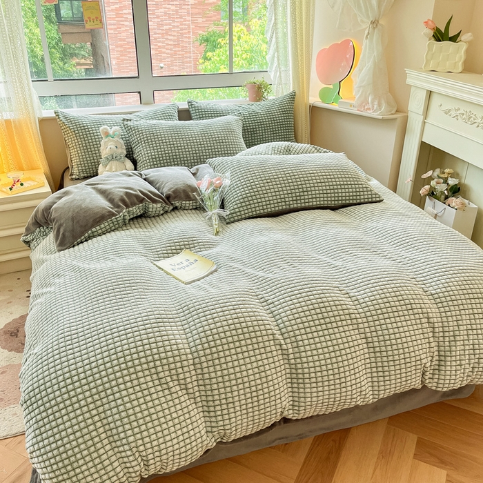 91家纺网 家纺一手货源 找家纺 慕澄家纺 2024简约款剪花牛奶绒四件套 简约-绿