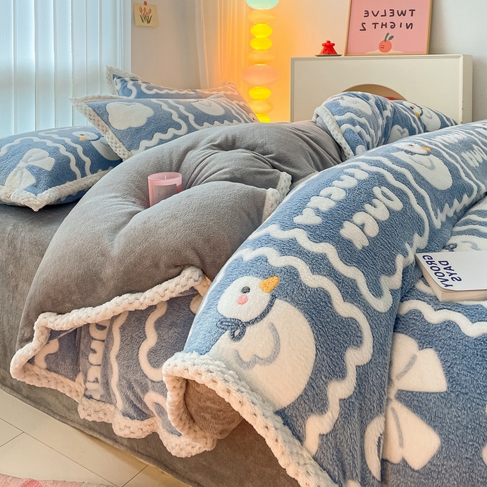 91家纺网 家纺一手货源 找家纺 川悦生活 2023新款立体雪花绒宽边四件套 宽边快乐鸭鸭