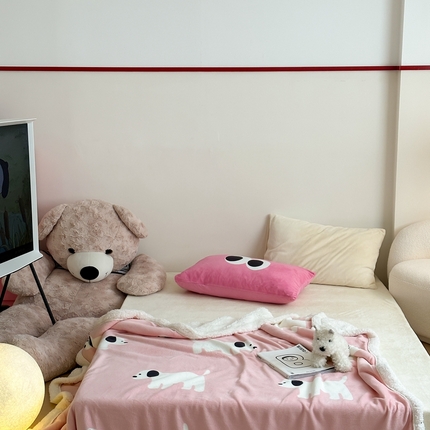 91家纺网 家纺一手货源 找家纺 桃喜 2024秋冬新品羊羔绒毛毯 粉红小狗