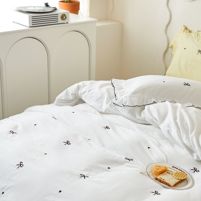 91家纺网 家纺一手货源 找家纺 梦可莱家居 2023新款韩版花边刺绣洛丽塔四件套 洛丽塔-月白色