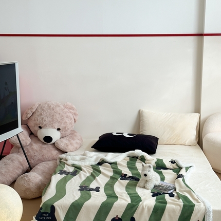 91家纺网 家纺一手货源 找家纺 桃喜 2024秋冬新品羊羔绒毛毯 巴洛克小狗绿