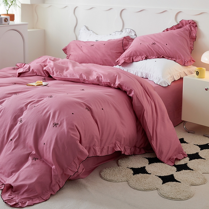 91家纺网 家纺一手货源 找家纺 梦可莱家居 2023新款韩版花边刺绣洛丽塔四件套 洛丽塔-玫红色