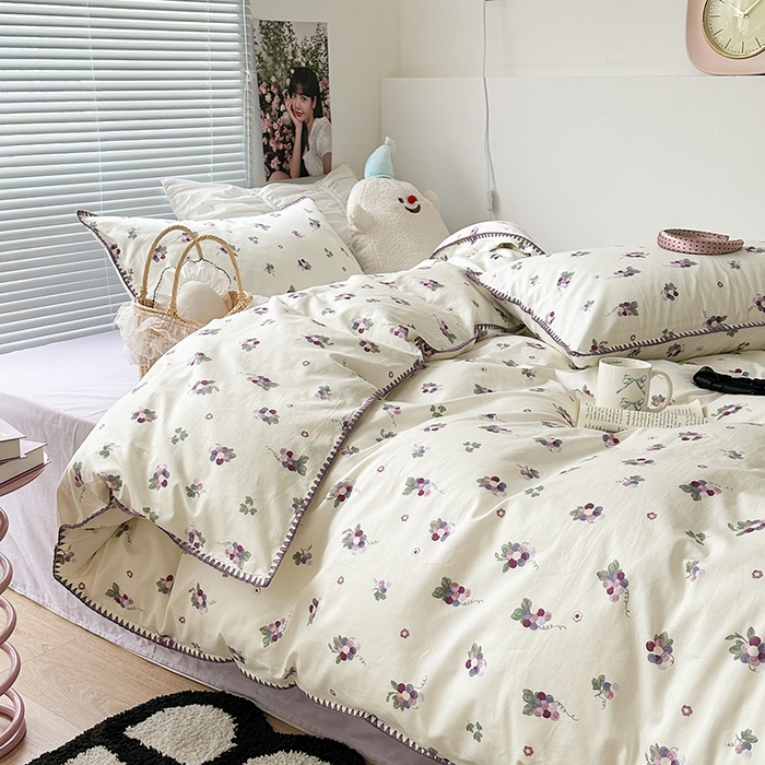 91家纺网 家纺一手货源 找家纺 2023新款全棉印花贝壳三角针四件套 淡雅紫葡萄