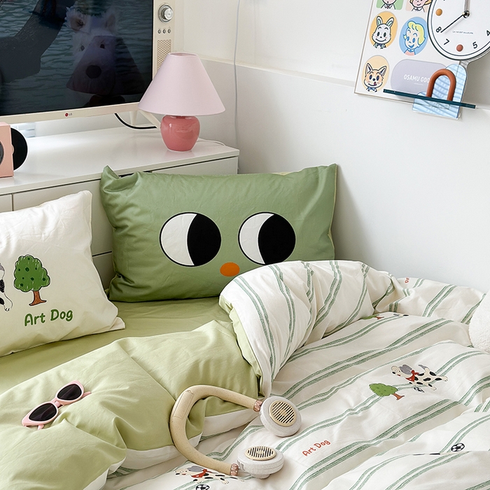 91家纺网 家纺一手货源 找家纺 昔可家纺 2023新款全棉大版数码枕套四件套 绿条狗狗