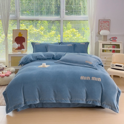 91家纺网 家纺一手货源 找家纺 （总）梦可莱2023新款迷妮绣花牛奶绒四件套