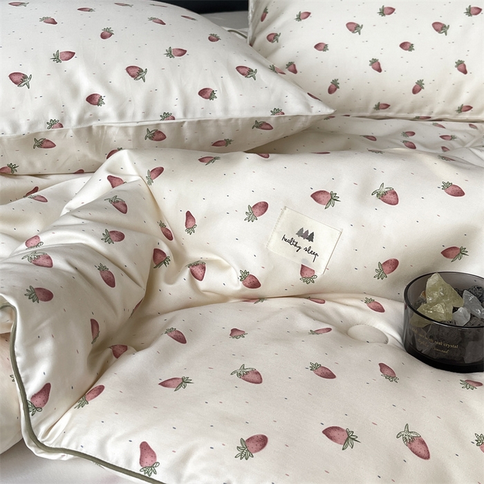 91家纺网 家纺一手货源 找家纺 汇庭 2023新款雅棉春秋被-棚拍 草莓多多