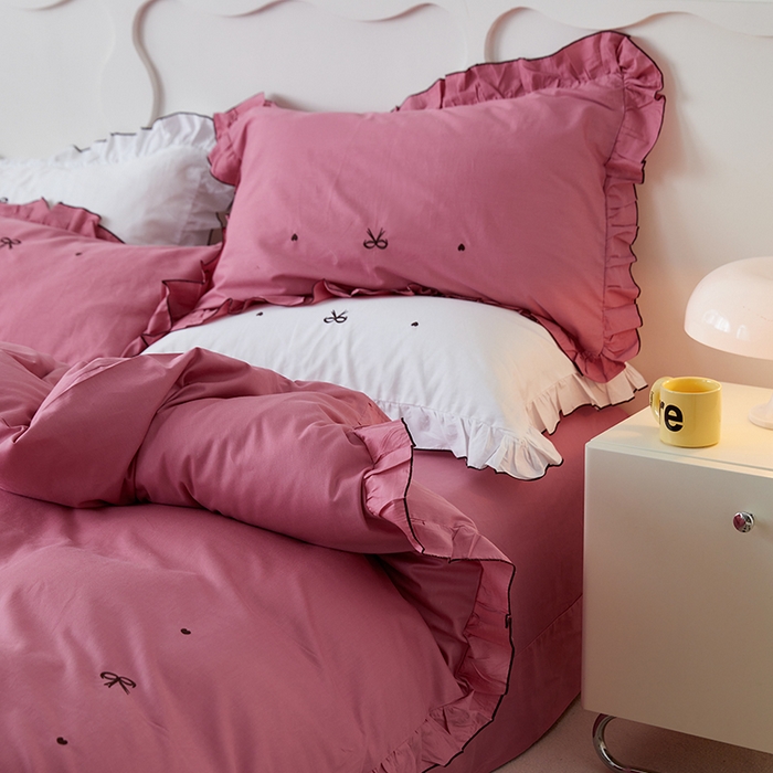 91家纺网 家纺一手货源 找家纺 梦可莱家居 2023新款韩版花边刺绣洛丽塔四件套 洛丽塔-玫红色