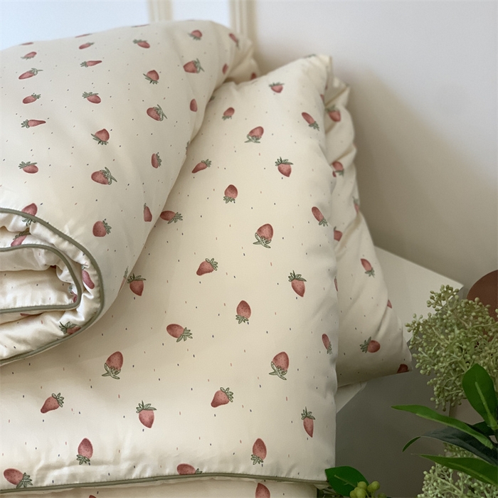 91家纺网 家纺一手货源 找家纺 汇庭 2023新款雅棉春秋被-实拍 草莓多多