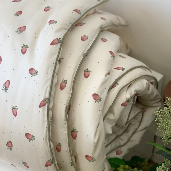 91家纺网 家纺一手货源 找家纺 汇庭 2023新款雅棉春秋被-实拍 草莓多多