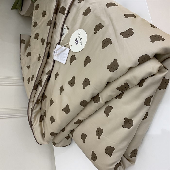 91家纺网 家纺一手货源 找家纺 汇庭 2023雅棉2.0夏被 摩卡小熊