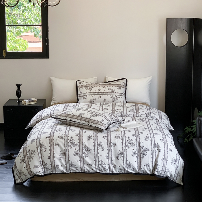 91家纺网 家纺一手货源 找家纺 昔可家纺 2023新款全棉复古风黑花边四件套（风格一） 暗夜巴黎