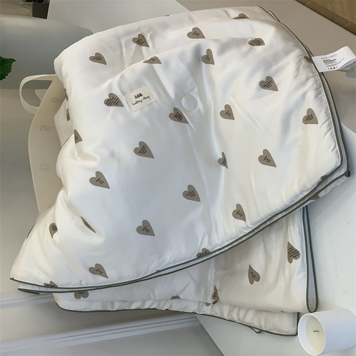 91家纺网 家纺一手货源 找家纺 汇庭 2023雅棉2.0夏被 摩卡爱心