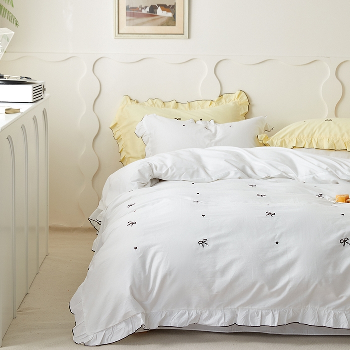 91家纺网 家纺一手货源 找家纺 梦可莱家居 2023新款韩版花边刺绣洛丽塔四件套 洛丽塔-月白色