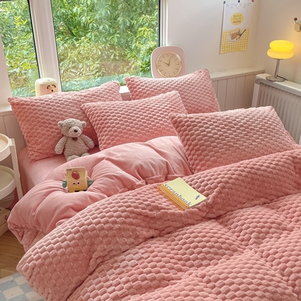 91家纺网 家纺一手货源 找家纺 （总）欧邦 爆款A类金龟绒提花豆豆绒牛奶绒单被套四件套