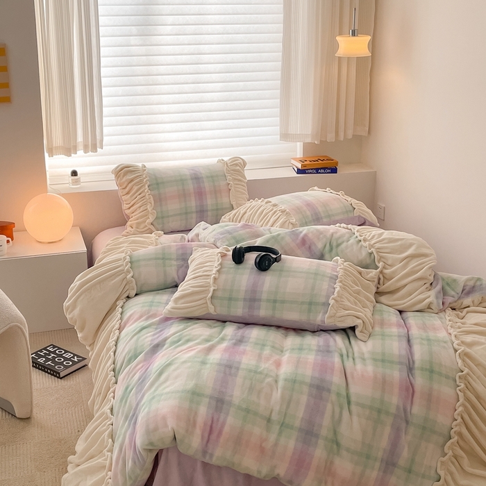 91家纺网 家纺一手货源 找家纺 金奇达家纺 2023新款【南法庄园】婴肤绒四件套 奶油格紫