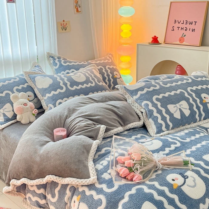 91家纺网 家纺一手货源 找家纺 川悦生活 2023新款立体雪花绒宽边四件套 宽边快乐鸭鸭