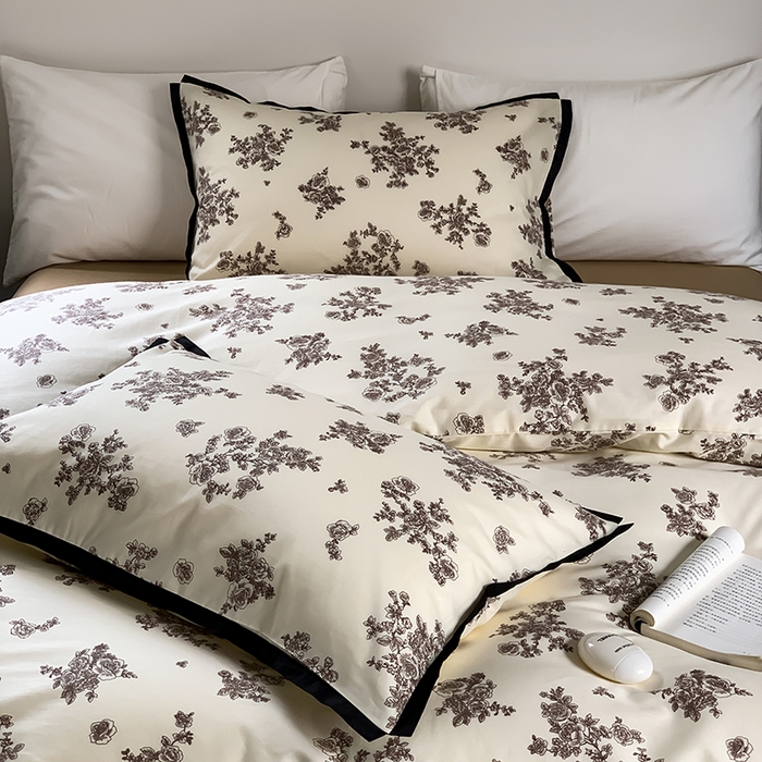 91家纺网 家纺一手货源 找家纺 昔可家纺 2023新款全棉复古风黑花边四件套（风格一） 巴黎画染