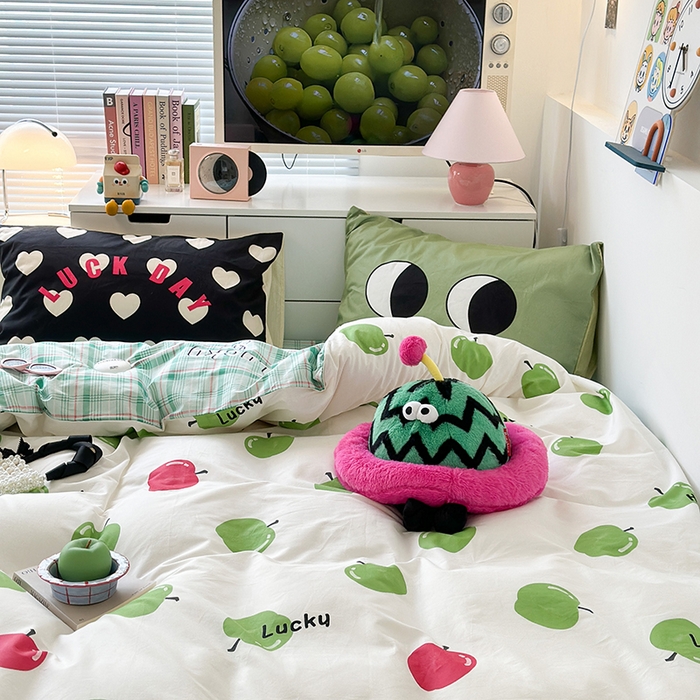 91家纺网 家纺一手货源 找家纺 昔可家纺 2023新款全棉大版数码枕套四件套 红绿苹果