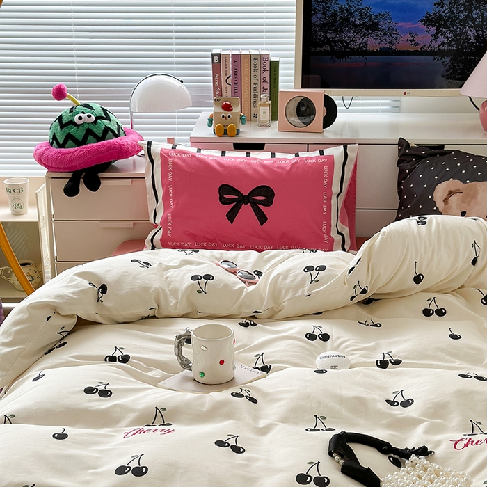 91家纺网 家纺一手货源 找家纺 昔可家纺 2023新款全棉大版数码枕套四件套 黑色樱桃