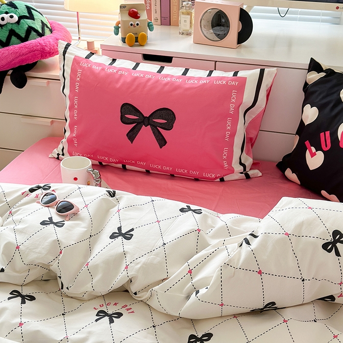 91家纺网 家纺一手货源 找家纺 昔可家纺 2023新款全棉大版数码枕套四件套 菱形蝴蝶结