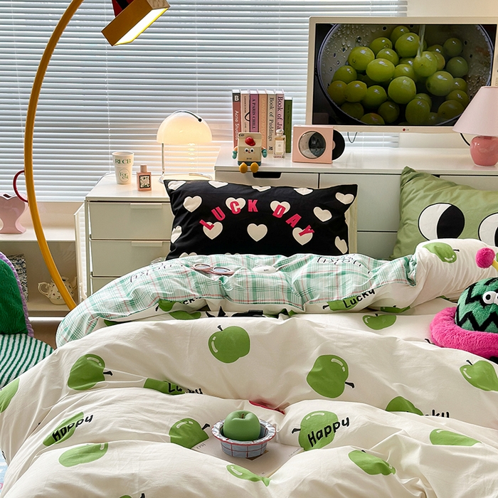 91家纺网 家纺一手货源 找家纺 昔可家纺 2023新款全棉大版数码枕套四件套 红绿苹果