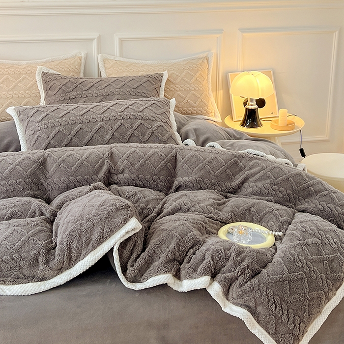 91家纺网 家纺一手货源 找家纺 贝拉梦 2023高克重加厚塔芙绒牛奶绒四件套单品 塔芙绒-深灰