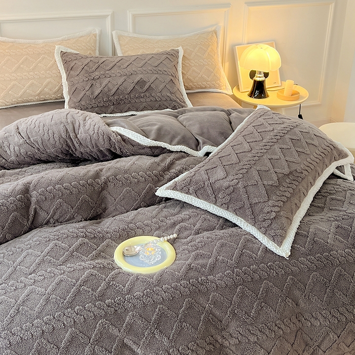 91家纺网 家纺一手货源 找家纺 贝拉梦 2023高克重加厚塔芙绒牛奶绒四件套单品 塔芙绒-深灰