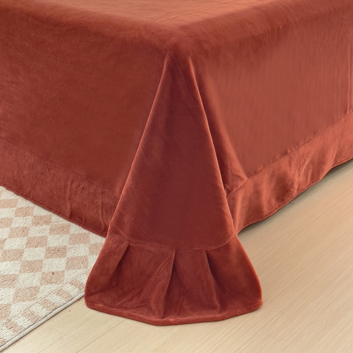 91家纺网 家纺一手货源 找家纺 梦可莱2023新款迷妮绣花牛奶绒四件套 铁锈红