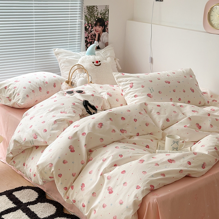 91家纺网 家纺一手货源 找家纺 昔可家纺 2023新款全棉治愈风小碎花四件套 少女粉草莓