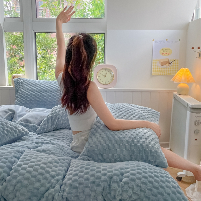 91家纺网 家纺一手货源 找家纺 欧邦 爆款A类金龟绒提花豆豆绒牛奶绒单被套四件套 海洋蓝