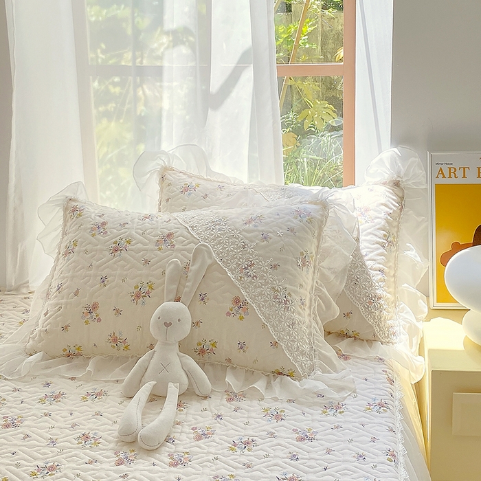 91家纺网 家纺一手货源 找家纺 罗艺轩家纺2024新款全棉蕾丝夹棉床裙忆江南系列-床裙三件套 忆江南~清韵幽香