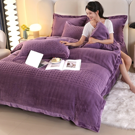 91家纺网 家纺一手货源 找家纺 代芙 2024新款高克重电商直播爆款11斤提花兔毛绒牛奶绒四件套 简爱-紫