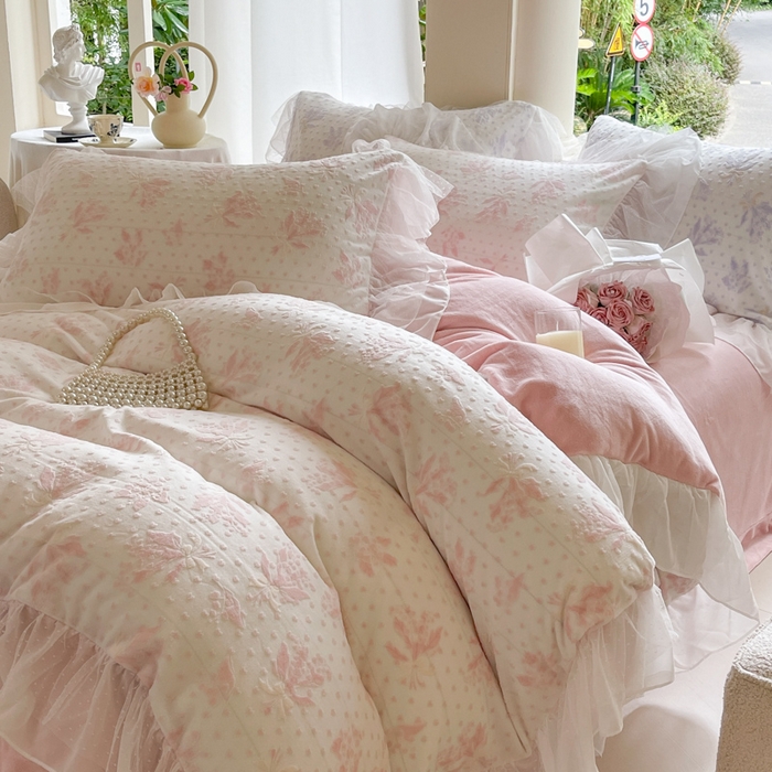 91家纺网 家纺一手货源 找家纺 玛奇朵2023新款秋冬新品5D立体雕花牛奶绒四件套 温妮-粉