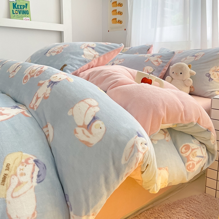 91家纺网 家纺一手货源 找家纺 桃子 2023新款ins小清新韩系可爱卡通奶油兔子加厚牛奶绒系列四件套详情第三批 绒-菲比兔