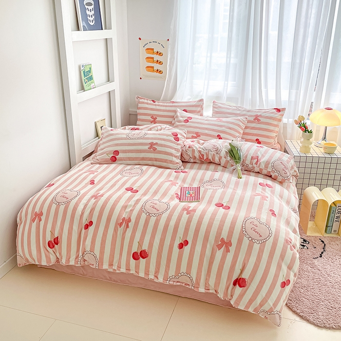 91家纺网 家纺一手货源 找家纺 桃子 2023新款ins小清新韩系可爱卡通奶油兔子加厚牛奶绒系列四件套详情第三批 绒-可爱樱桃