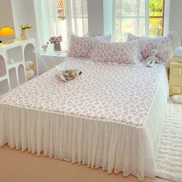 91家纺网 家纺一手货源 找家纺 罗艺轩家纺2024新款全棉蕾丝夹棉床裙忆江南系列-床裙三件套 忆江南~摇曳花开