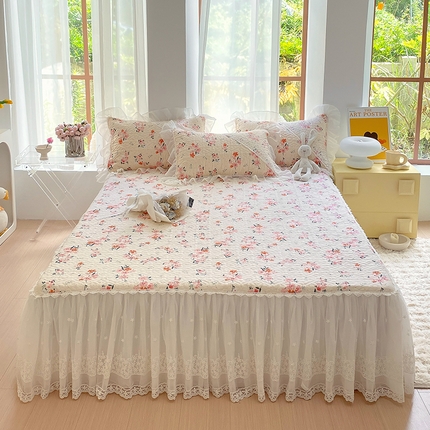 91家纺网 家纺一手货源 找家纺 （总）罗艺轩家纺2024新款全棉蕾丝夹棉床裙忆江南系列-床裙三件套