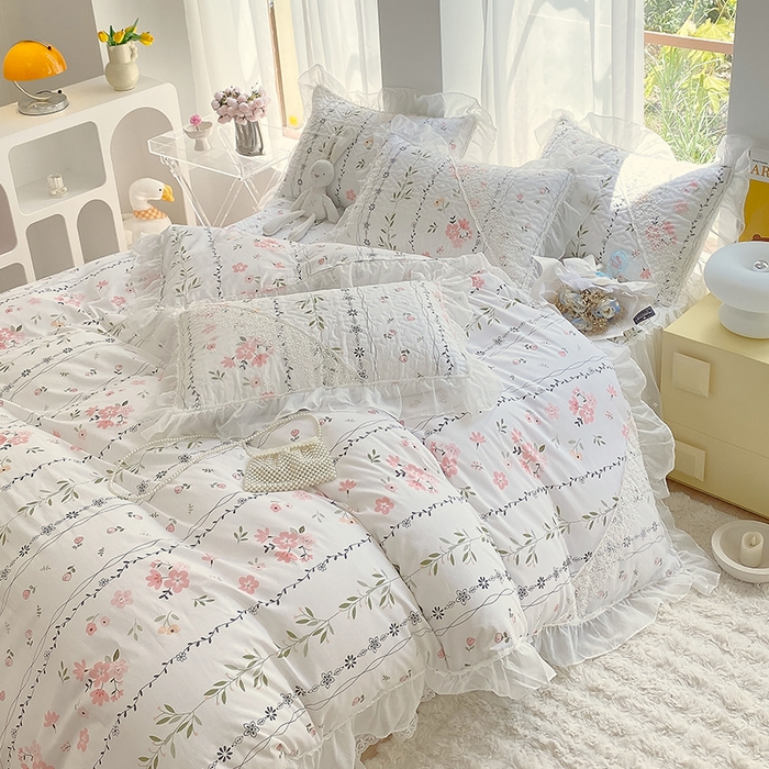 91家纺网 家纺一手货源 找家纺 罗艺轩家纺2024新款全棉蕾丝夹棉床裙忆江南系列-四件套 忆江南~清新雅韵