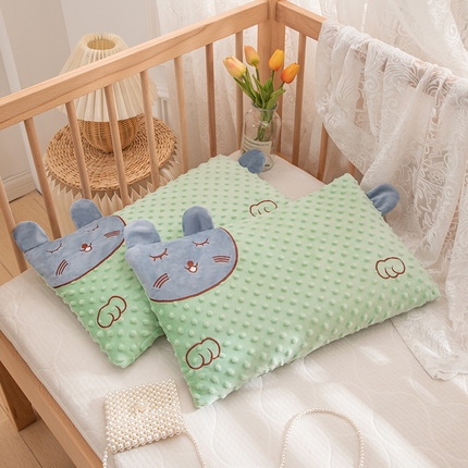 91家纺网 家纺一手货源 找家纺 织布人 2023新款枕芯幼儿园儿童学生枕猫咪刺绣豆豆绒安抚枕枕套+枕芯 豆豆猫咪枕-水蓝