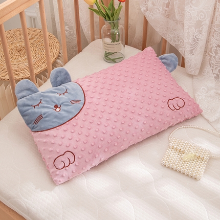 91家纺网 家纺一手货源 找家纺 （总）织布人 2023新款荞麦枕幼儿园儿童学生枕猫咪刺绣豆豆绒安抚枕套+枕芯