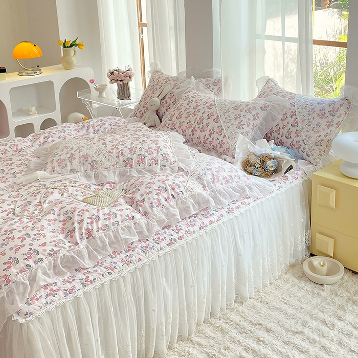 91家纺网 家纺一手货源 找家纺 罗艺轩家纺2024新款全棉蕾丝夹棉床裙忆江南系列-四件套 忆江南~摇曳花开